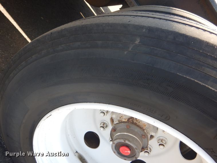 image for item GH9578 2002 Eager Beaver 55 GLS lowboy equipment trailer