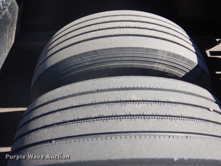 image for item GH9578 2002 Eager Beaver 55 GLS lowboy equipment trailer