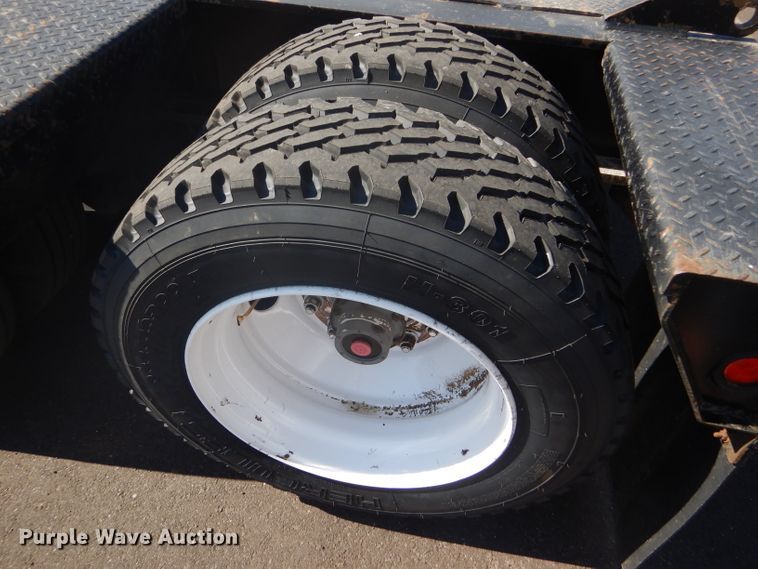 image for item GH9578 2002 Eager Beaver 55 GLS lowboy equipment trailer