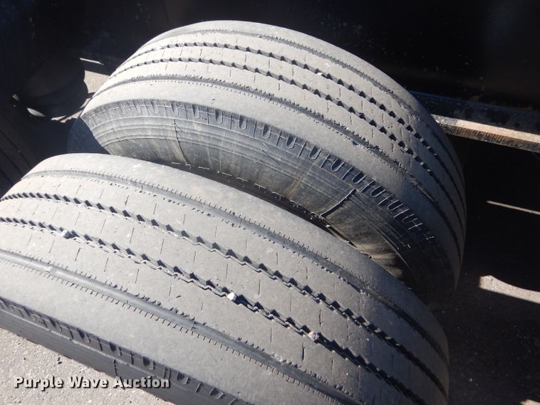 image for item GH9578 2002 Eager Beaver 55 GLS lowboy equipment trailer