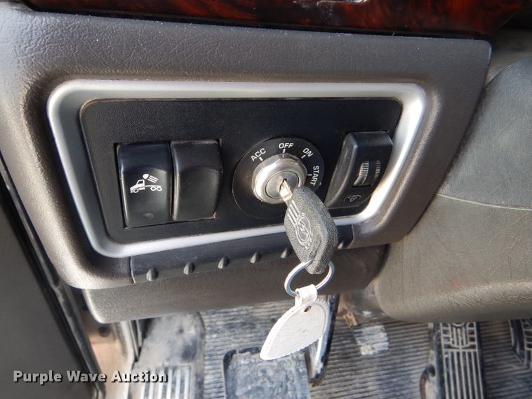 image for item GH9602 2010 Kenworth T800 semi truck