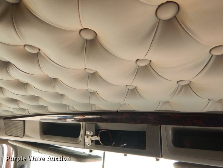 image for item GH9602 2010 Kenworth T800 semi truck