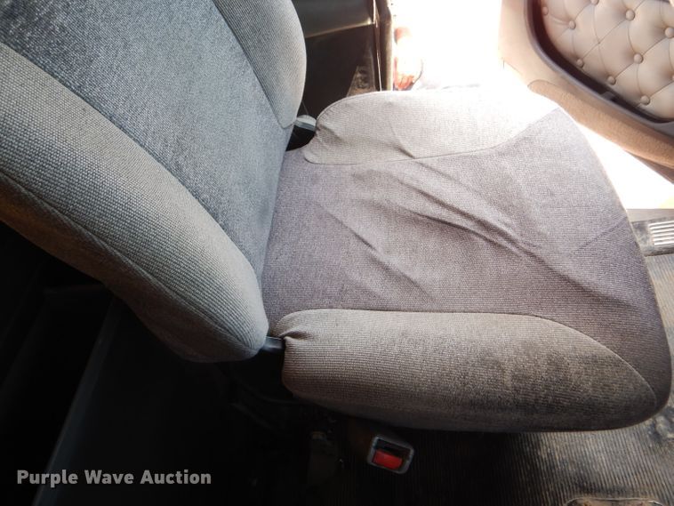 image for item GH9602 2010 Kenworth T800 semi truck