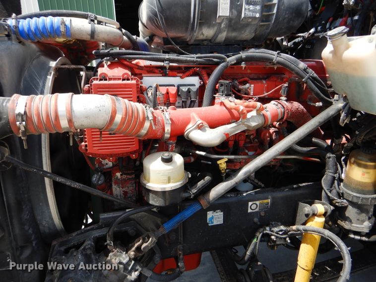 image for item GH9602 2010 Kenworth T800 semi truck