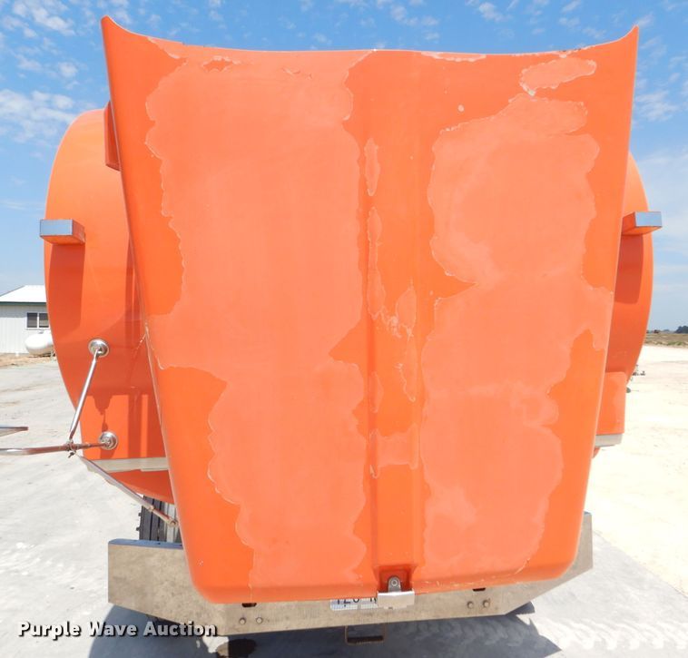 image for item GH9602 2010 Kenworth T800 semi truck