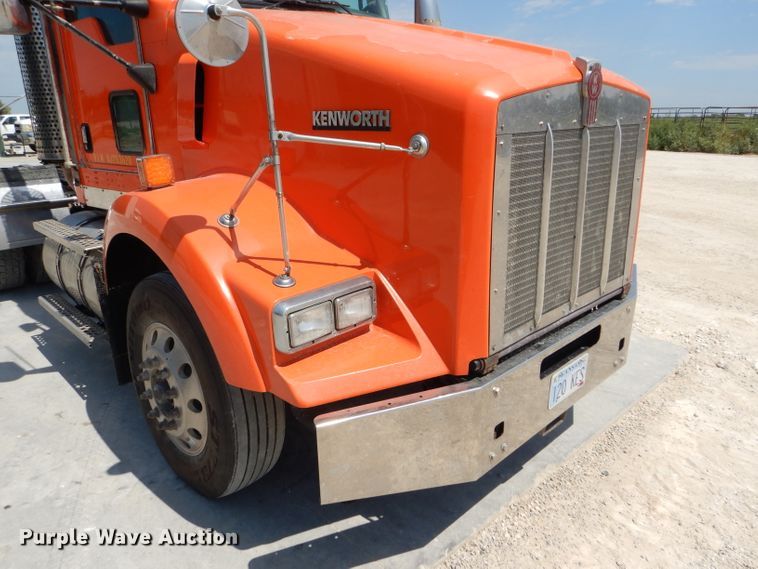 image for item GH9602 2010 Kenworth T800 semi truck