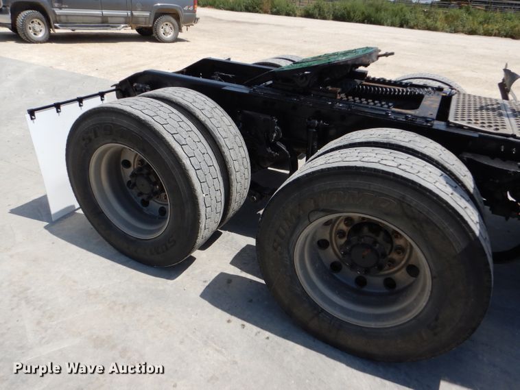 image for item GH9602 2010 Kenworth T800 semi truck