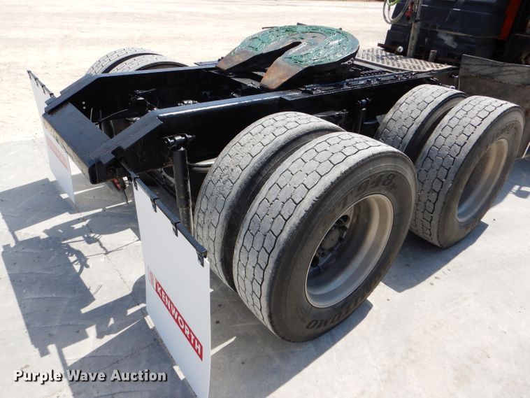 image for item GH9602 2010 Kenworth T800 semi truck