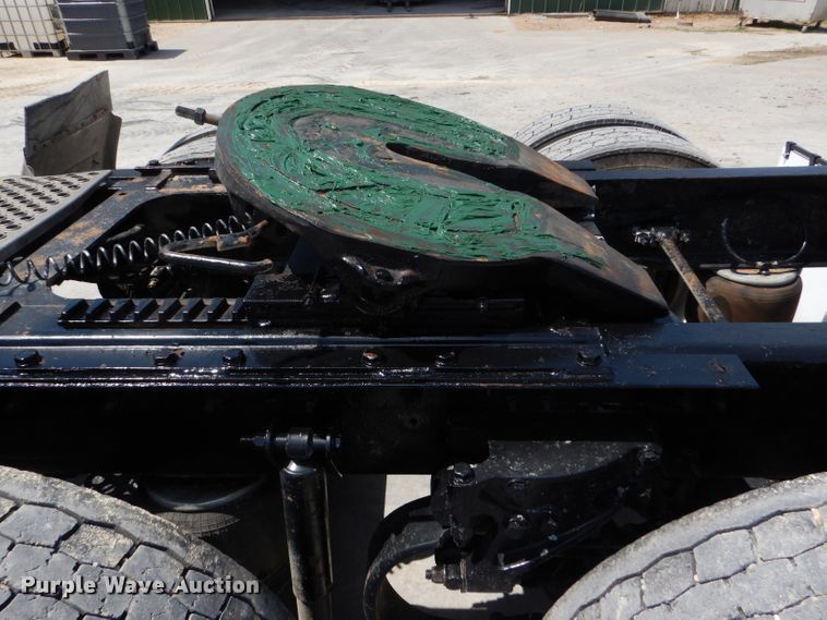 image for item GH9602 2010 Kenworth T800 semi truck