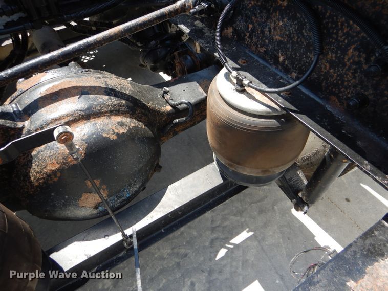 image for item GH9602 2010 Kenworth T800 semi truck