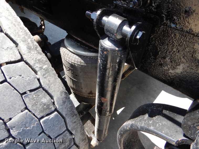 image for item GH9602 2010 Kenworth T800 semi truck