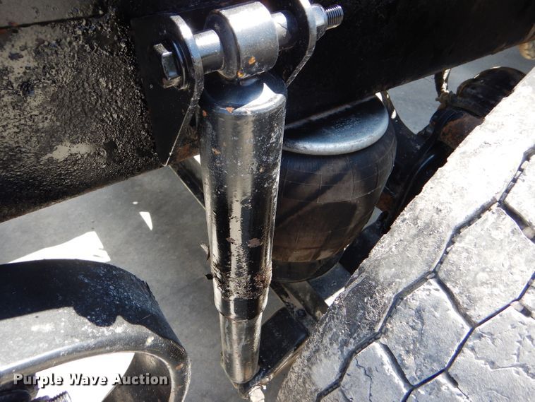 image for item GH9602 2010 Kenworth T800 semi truck