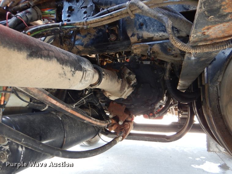 image for item GH9602 2010 Kenworth T800 semi truck