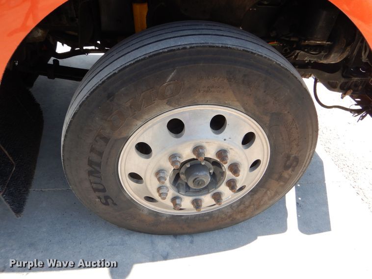 image for item GH9602 2010 Kenworth T800 semi truck