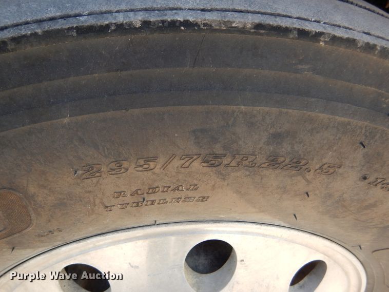 image for item GH9602 2010 Kenworth T800 semi truck