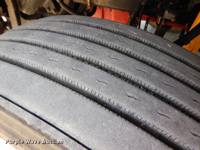 image for item GH9602 2010 Kenworth T800 semi truck