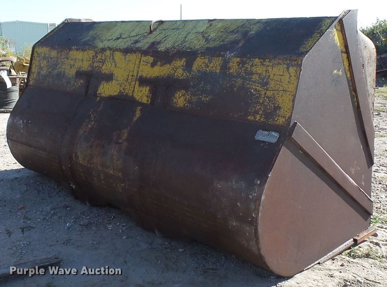 image for item DA3642 130"W loader bucket