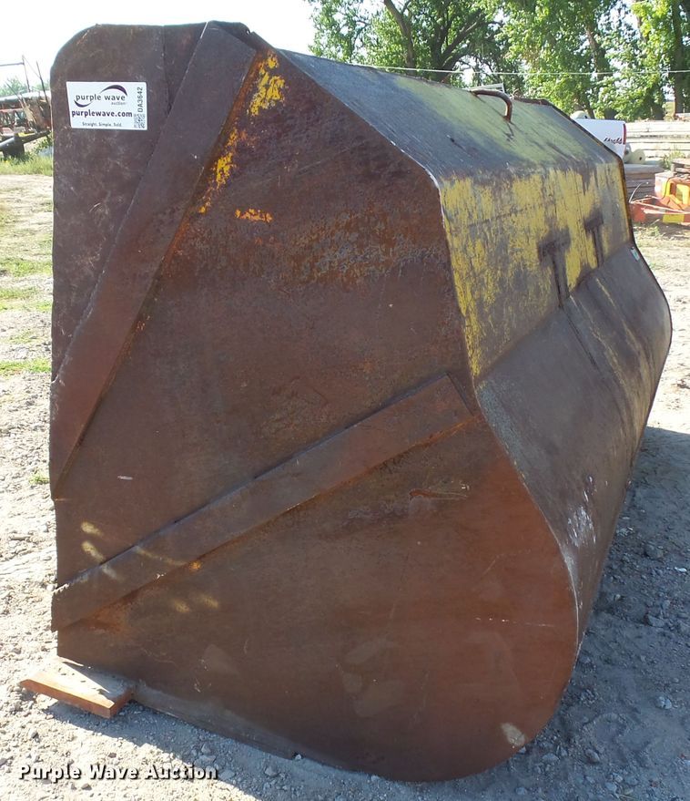 image for item DA3642 130"W loader bucket