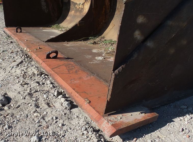 image for item DA3642 130"W loader bucket