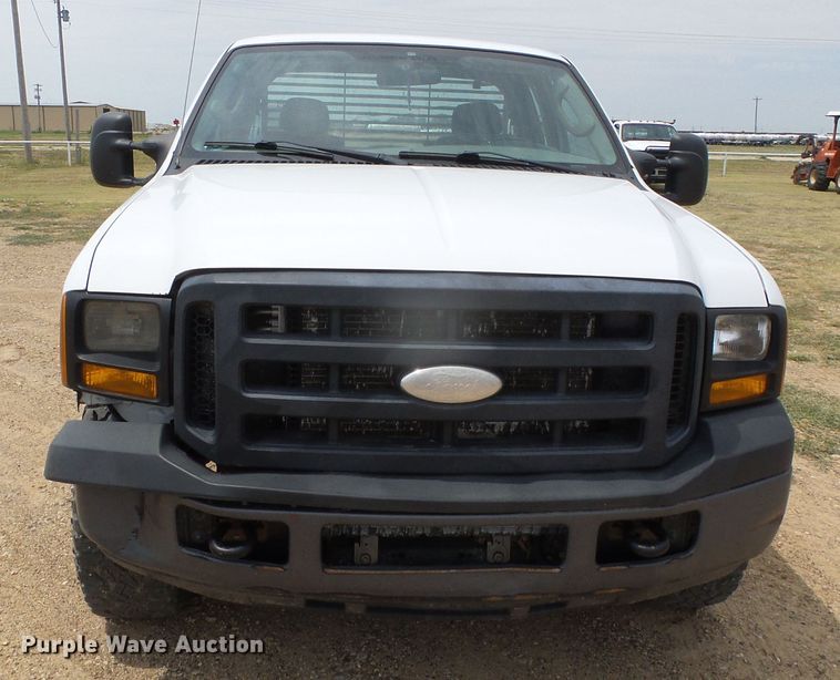 image for item DC5065 2007 Ford F250 Super Duty XL SuperCab flatbed pickup truck
