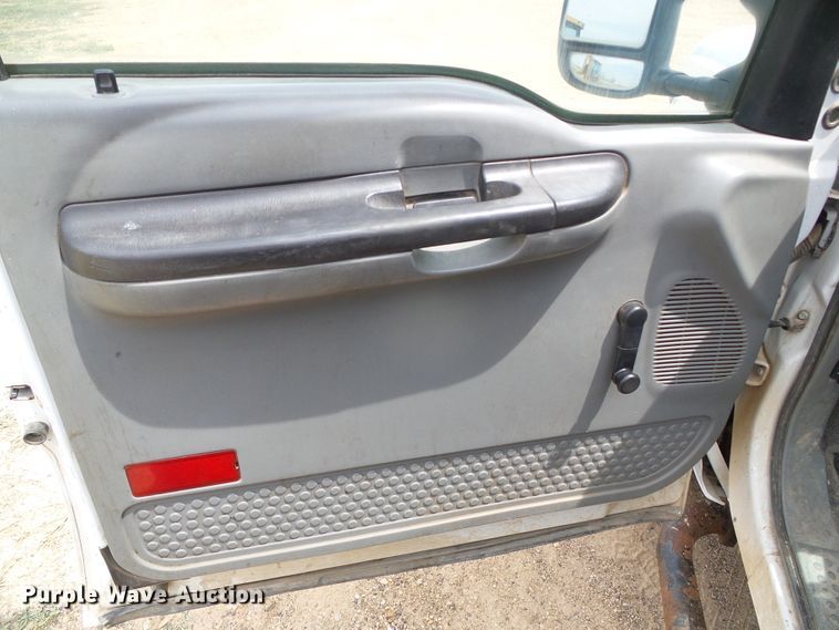 image for item DC5065 2007 Ford F250 Super Duty XL SuperCab flatbed pickup truck