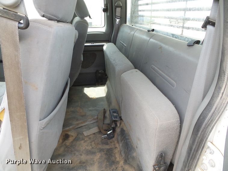 image for item DC5065 2007 Ford F250 Super Duty XL SuperCab flatbed pickup truck