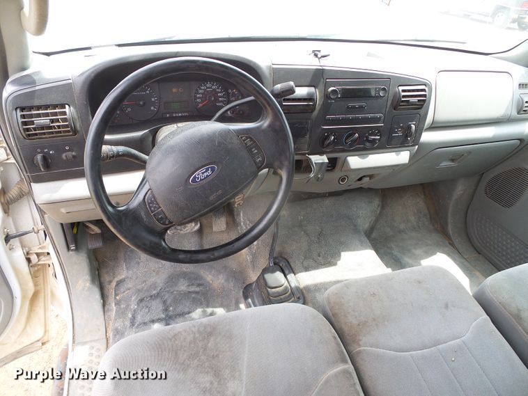 image for item DC5065 2007 Ford F250 Super Duty XL SuperCab flatbed pickup truck