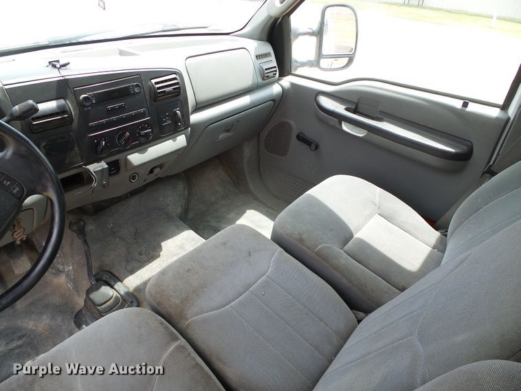 image for item DC5065 2007 Ford F250 Super Duty XL SuperCab flatbed pickup truck