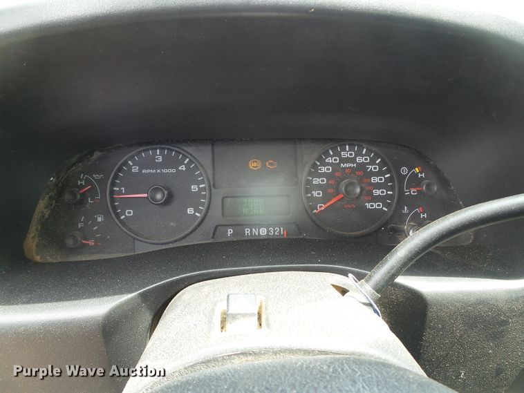 image for item DC5065 2007 Ford F250 Super Duty XL SuperCab flatbed pickup truck