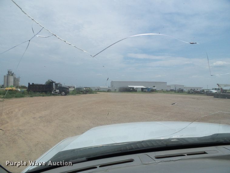 image for item DC5065 2007 Ford F250 Super Duty XL SuperCab flatbed pickup truck