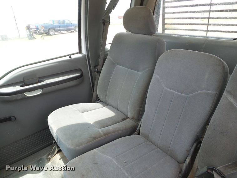 image for item DC5065 2007 Ford F250 Super Duty XL SuperCab flatbed pickup truck