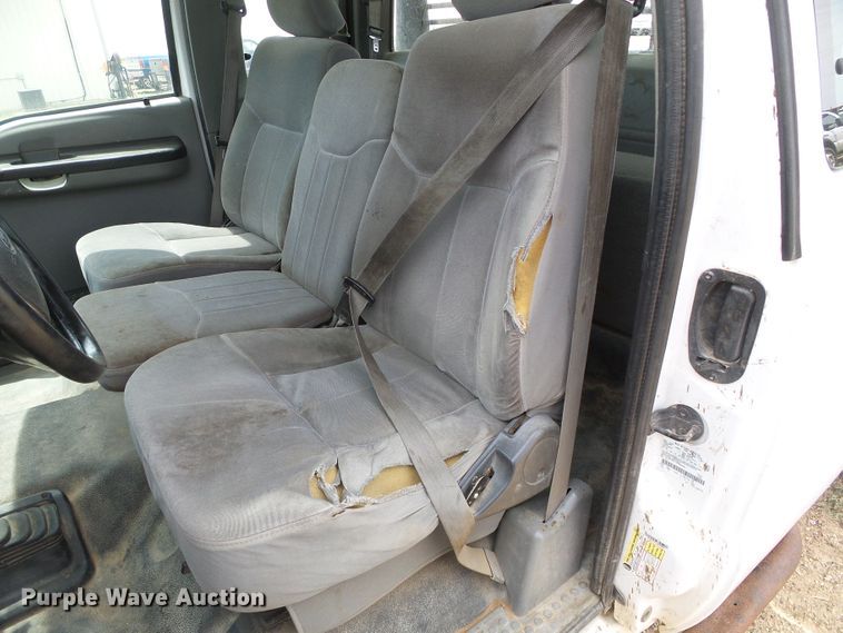 image for item DC5065 2007 Ford F250 Super Duty XL SuperCab flatbed pickup truck