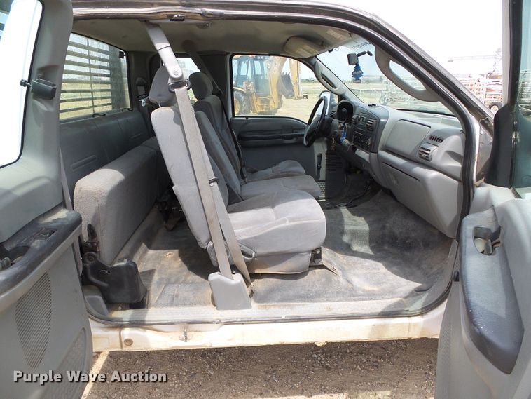 image for item DC5065 2007 Ford F250 Super Duty XL SuperCab flatbed pickup truck