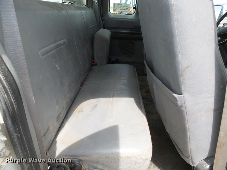 image for item DC5065 2007 Ford F250 Super Duty XL SuperCab flatbed pickup truck