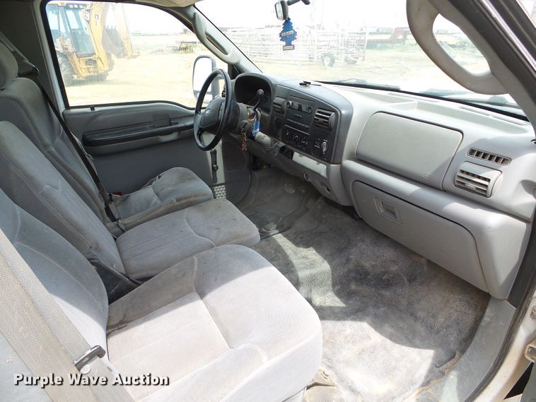 image for item DC5065 2007 Ford F250 Super Duty XL SuperCab flatbed pickup truck