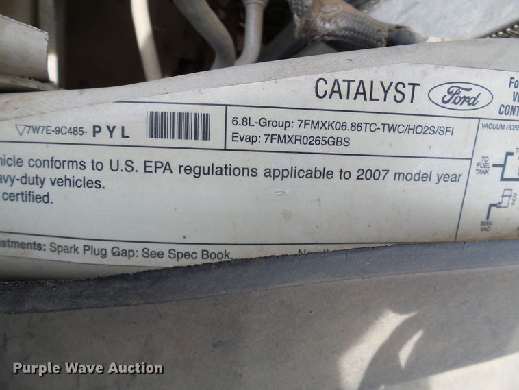 image for item DC5065 2007 Ford F250 Super Duty XL SuperCab flatbed pickup truck