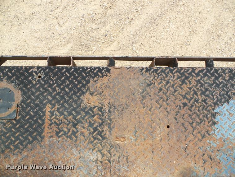 image for item DC5065 2007 Ford F250 Super Duty XL SuperCab flatbed pickup truck