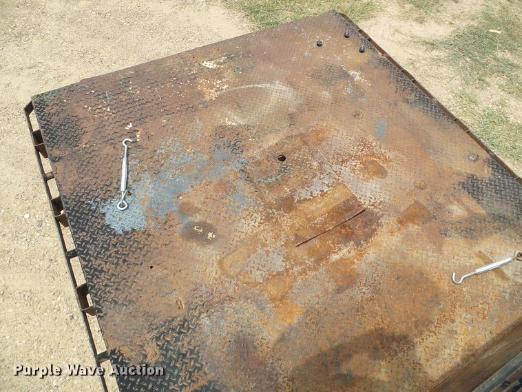 image for item DC5065 2007 Ford F250 Super Duty XL SuperCab flatbed pickup truck