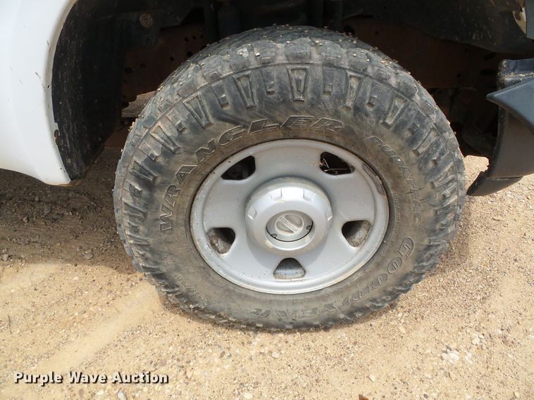 image for item DC5065 2007 Ford F250 Super Duty XL SuperCab flatbed pickup truck