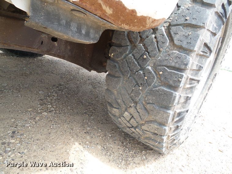 image for item DC5065 2007 Ford F250 Super Duty XL SuperCab flatbed pickup truck