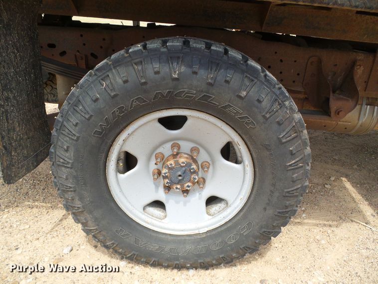 image for item DC5065 2007 Ford F250 Super Duty XL SuperCab flatbed pickup truck