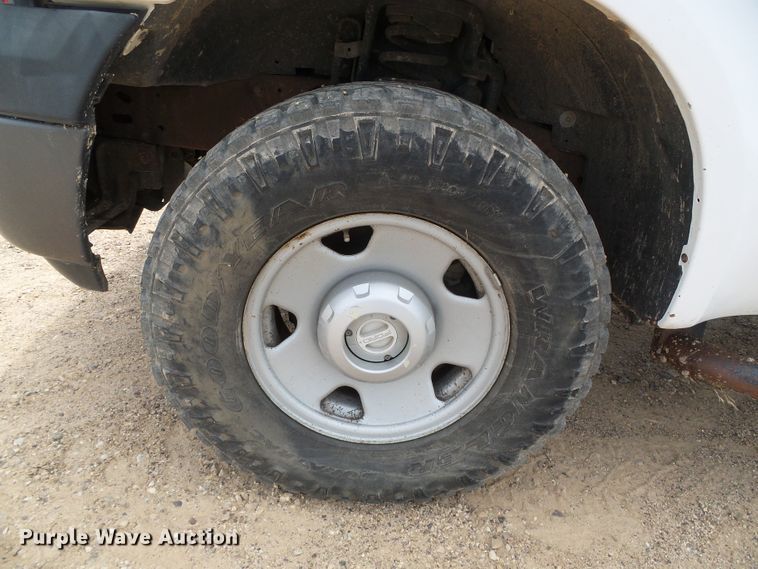 image for item DC5065 2007 Ford F250 Super Duty XL SuperCab flatbed pickup truck