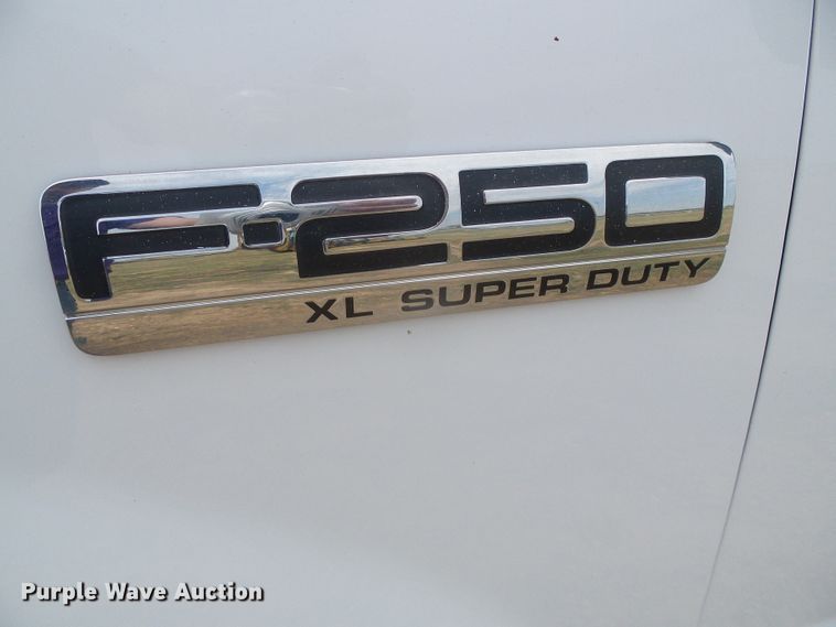 image for item DC5065 2007 Ford F250 Super Duty XL SuperCab flatbed pickup truck