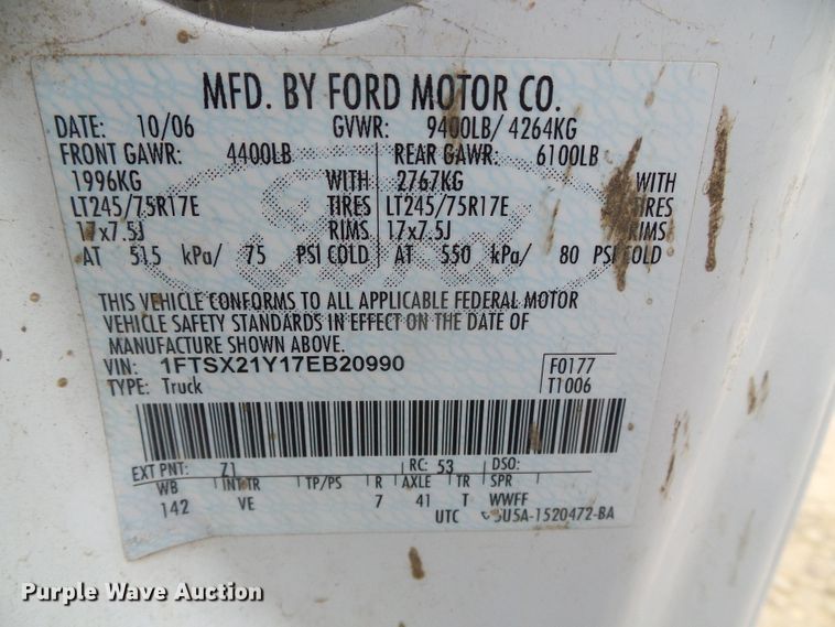 image for item DC5065 2007 Ford F250 Super Duty XL SuperCab flatbed pickup truck