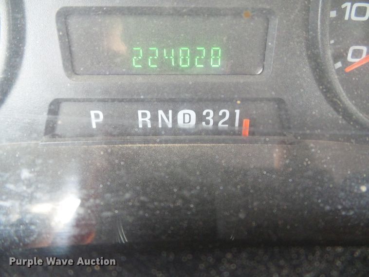 image for item DC5065 2007 Ford F250 Super Duty XL SuperCab flatbed pickup truck