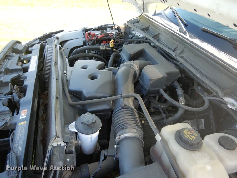 image for item DC8682 2013 Ford F250 Super Duty  utility bed pickup truck