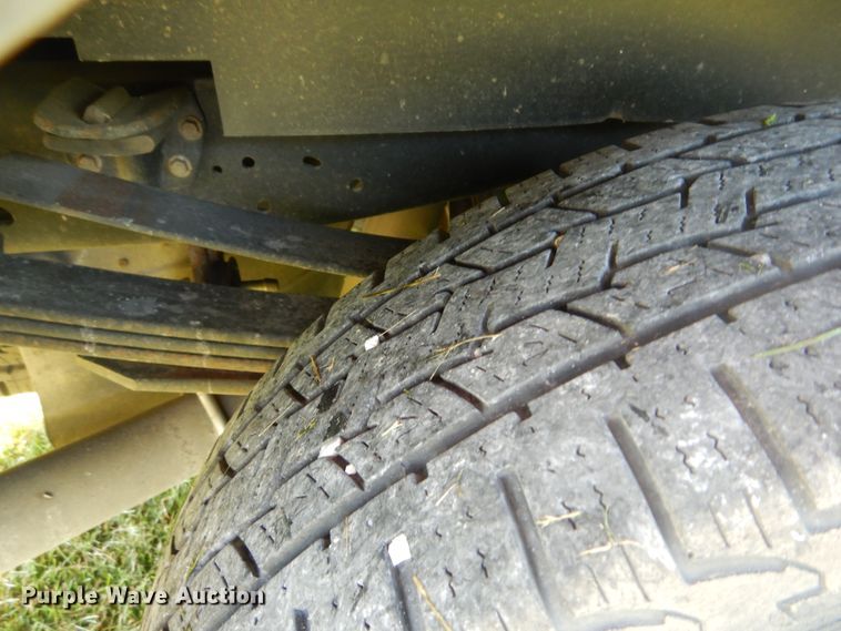 image for item DC8682 2013 Ford F250 Super Duty  utility bed pickup truck