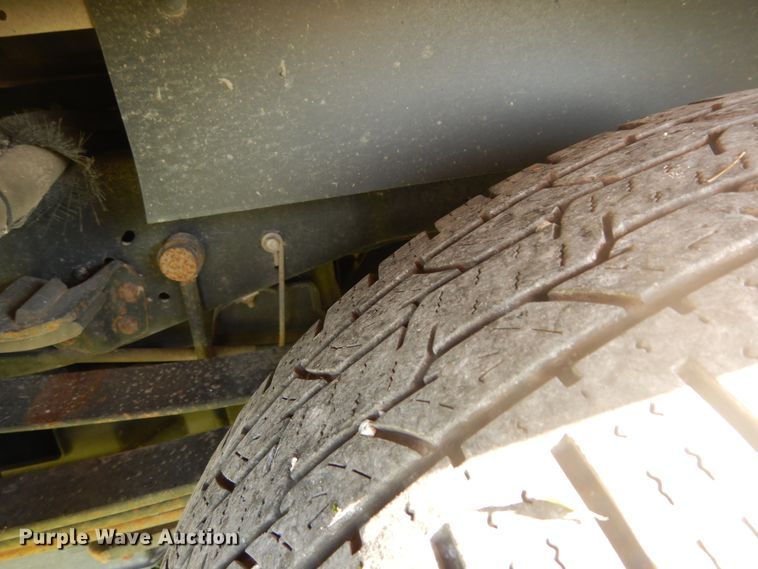 image for item DC8682 2013 Ford F250 Super Duty  utility bed pickup truck