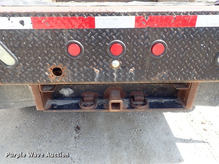 image for item DE0954 2007 Chevrolet Silverado 3500 flatbed pickup truck