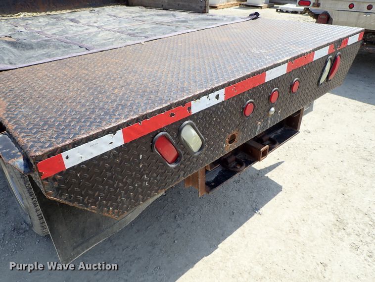 image for item DE0954 2007 Chevrolet Silverado 3500 flatbed pickup truck